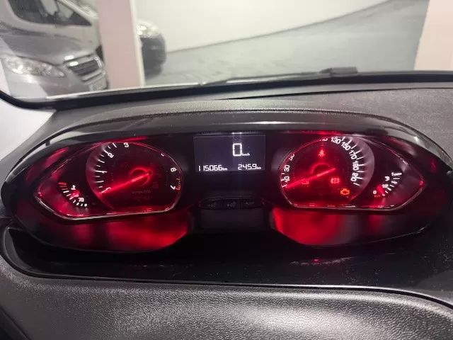 peugeot-208-2014-gasolina-1199cc