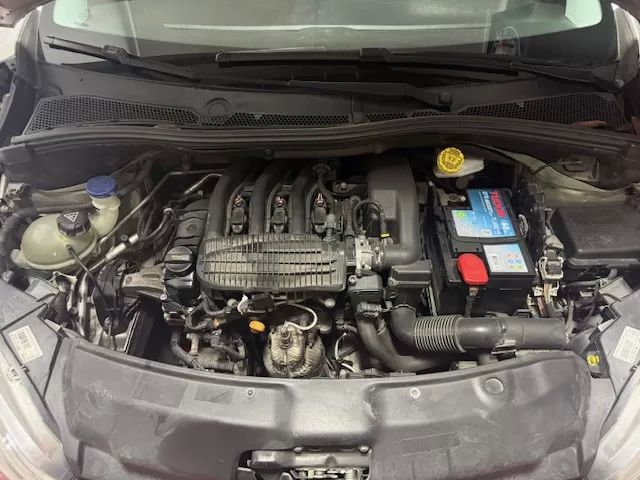peugeot-208-2014-gasolina-1199cc