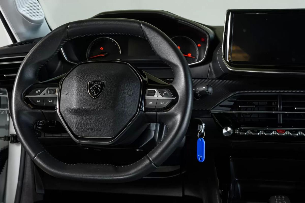 peugeot-208-2024-gasolina-1199cc