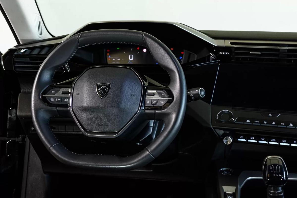 peugeot-308-sw-2023-gasolina-1199cc