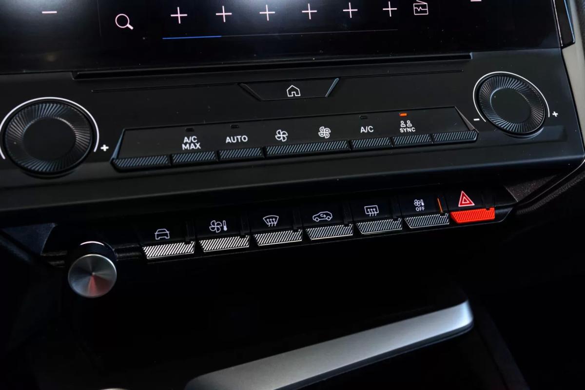 peugeot-308-sw-2023-gasolina-1199cc