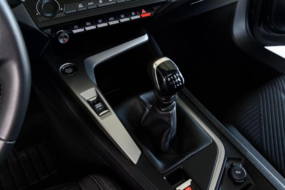 peugeot-308-sw-2023-gasolina-1199cc