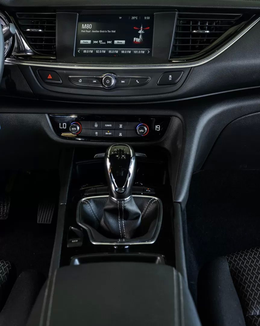opel-insignia-sports-tourer-2021-diesel-1496cc