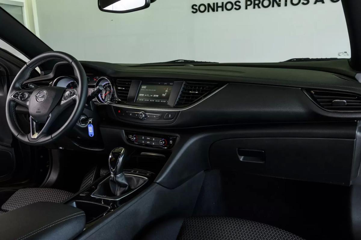 opel-insignia-sports-tourer-2021-diesel-1496cc
