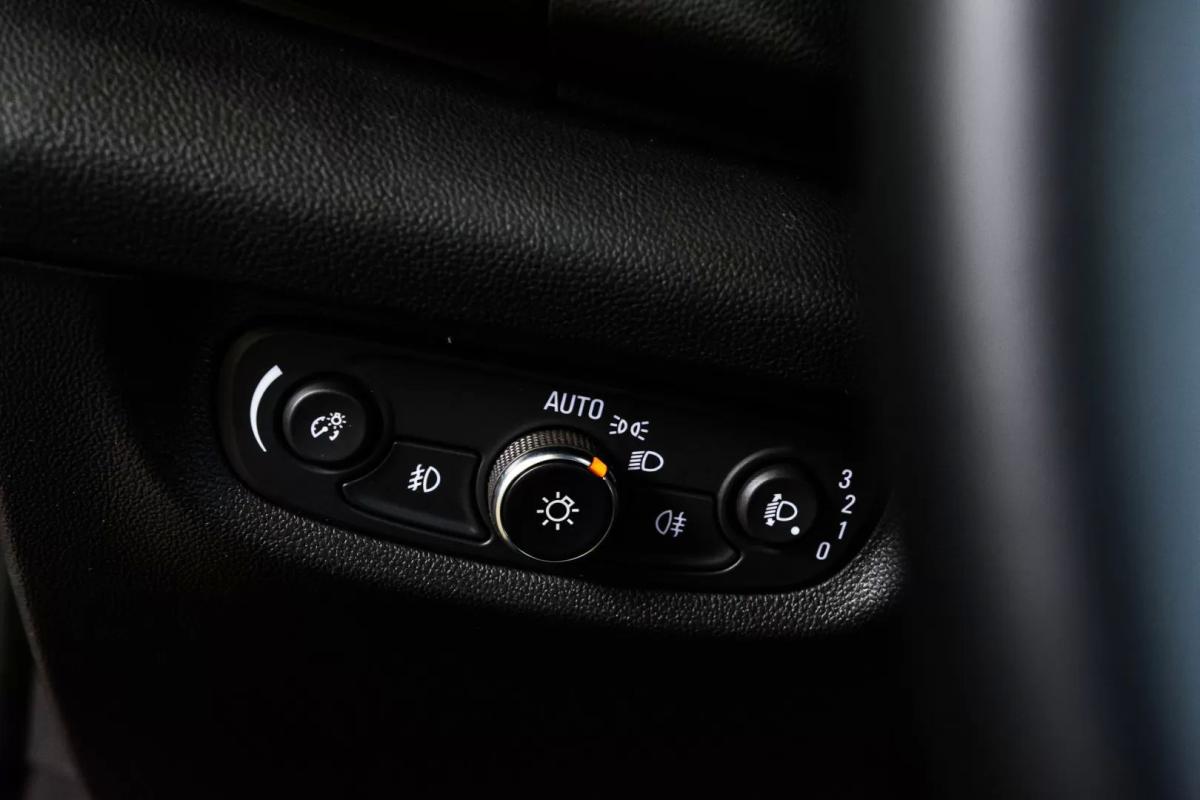 opel-insignia-sports-tourer-2021-diesel-1496cc