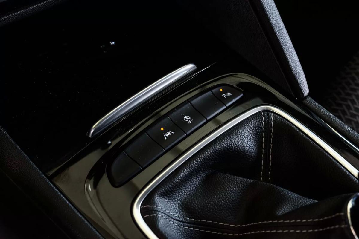 opel-insignia-sports-tourer-2021-diesel-1496cc