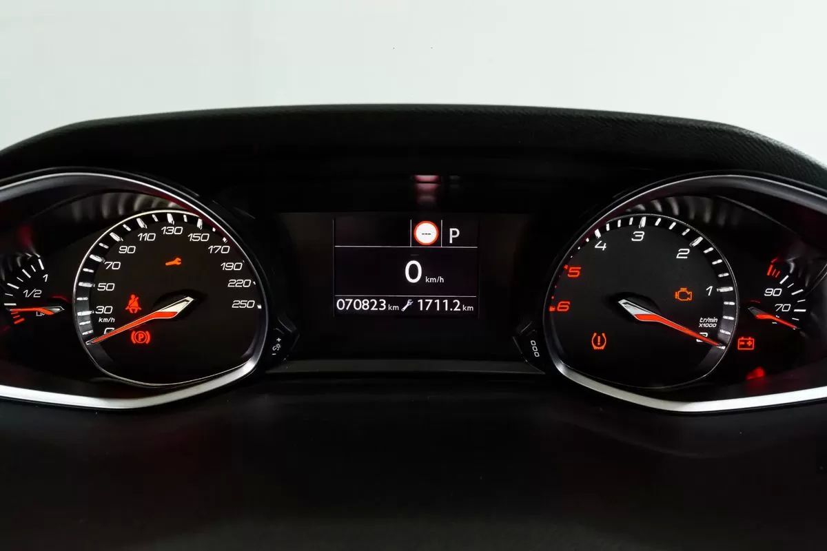 peugeot-308-sw-2021-diesel-1499cc