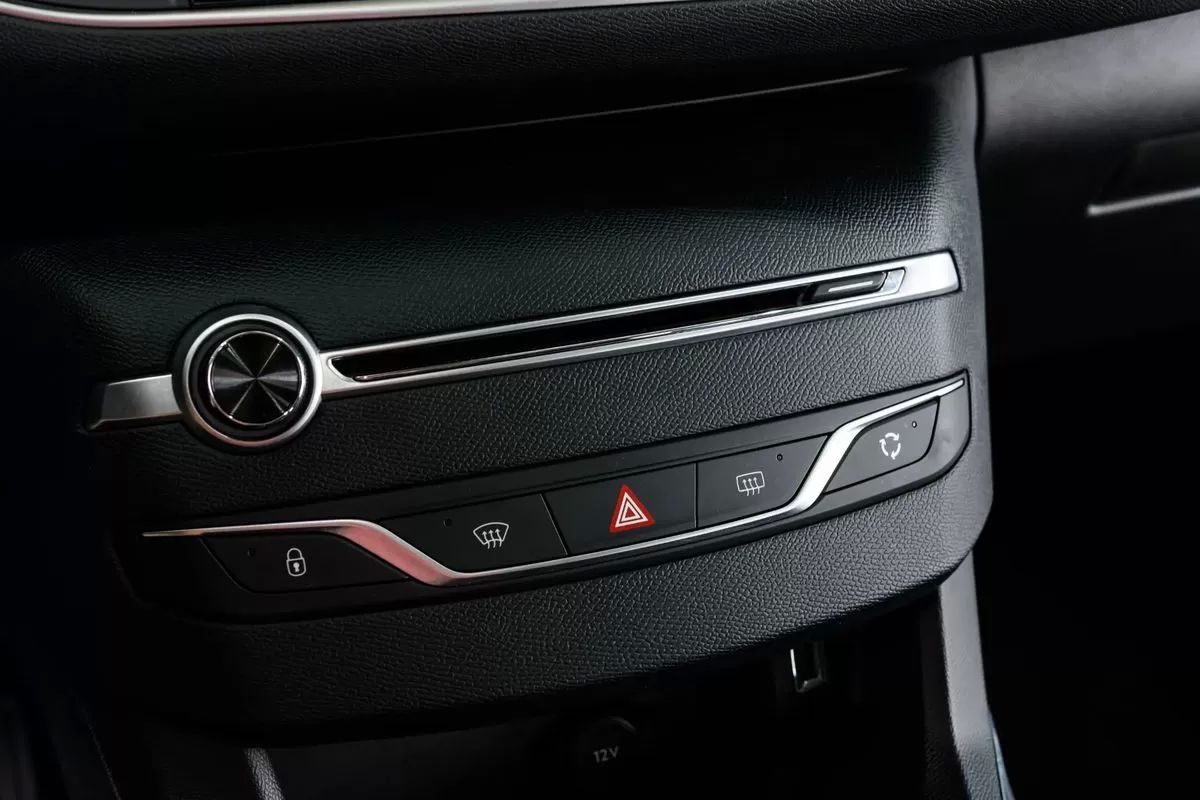 peugeot-308-sw-2021-diesel-1499cc
