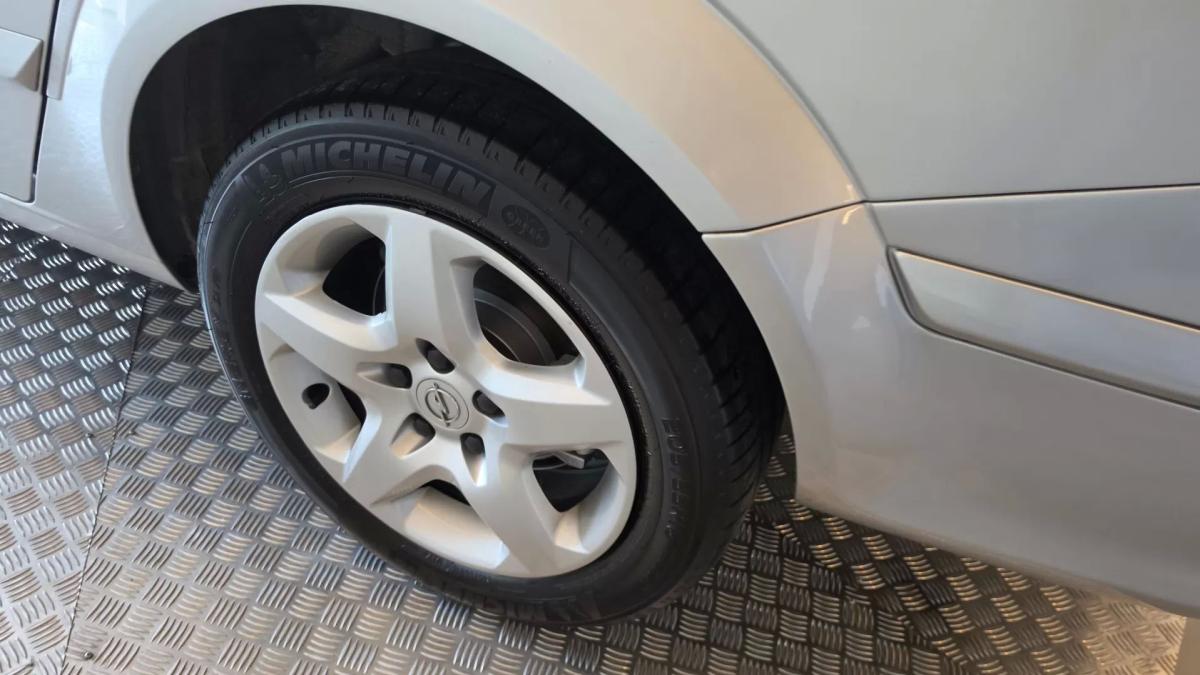 opel-astra-caravan-2007-diesel-1248cc