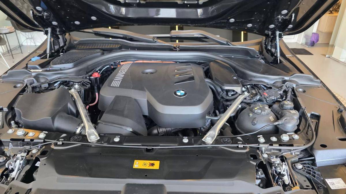 bmw-serie-5-2024-hibrido-1998cc