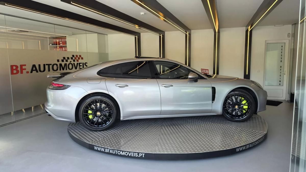 porsche-panamera-2023-hibrido-2894cc