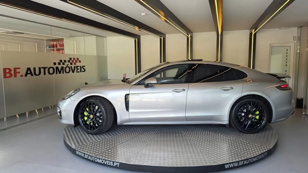 porsche-panamera-2023-hibrido-2894cc