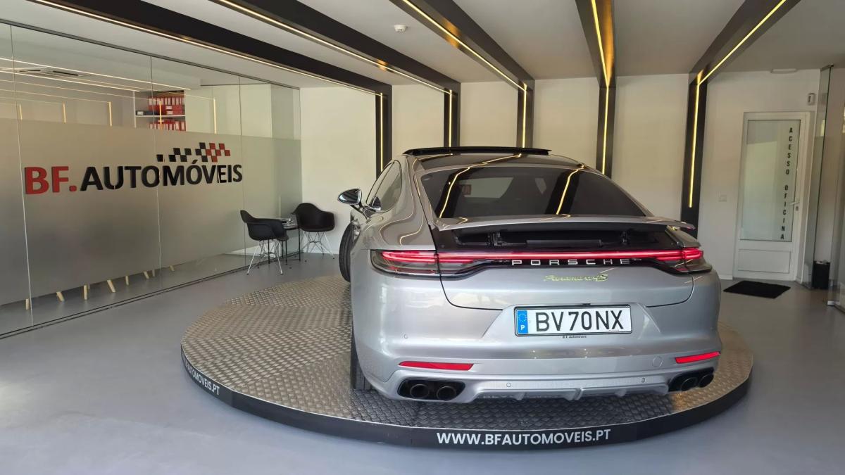 porsche-panamera-2023-hibrido-2894cc