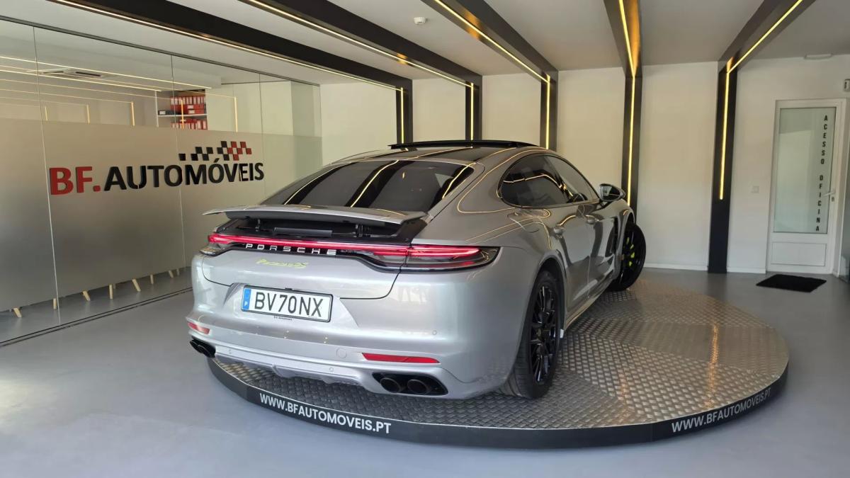 porsche-panamera-2023-hibrido-2894cc