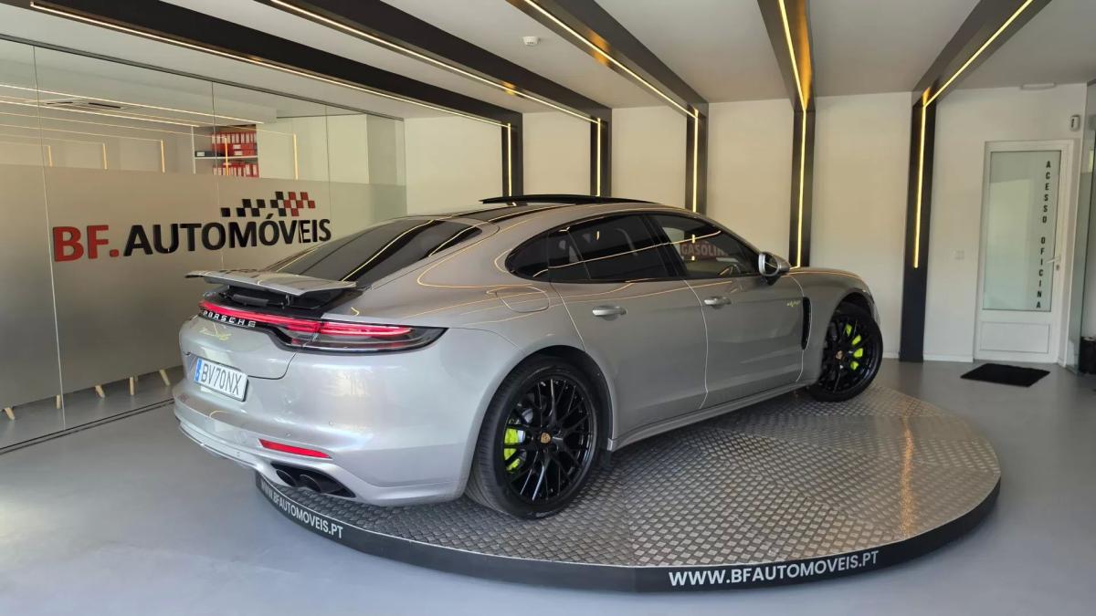 porsche-panamera-2023-hibrido-2894cc