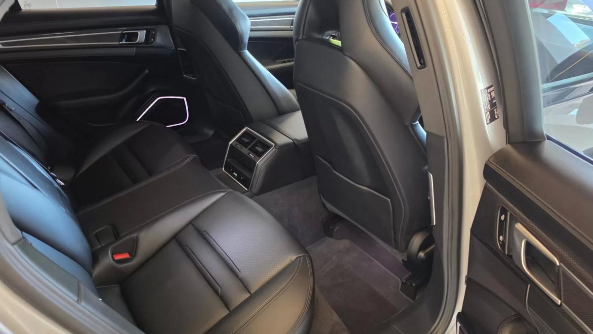 porsche-panamera-2023-hibrido-2894cc