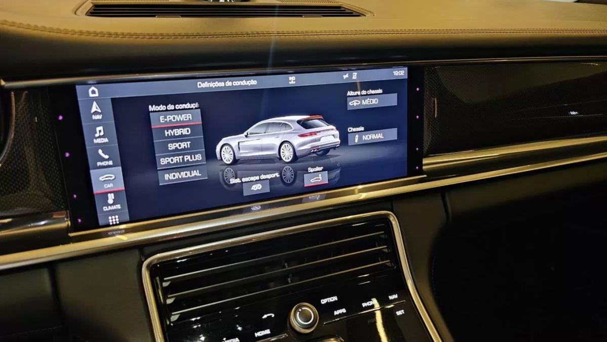 porsche-panamera-sport-turismo-2018-hibrido-a-gasolina-2894cc