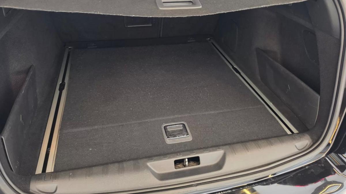 peugeot-308-sw-2017-diesel-1560cc