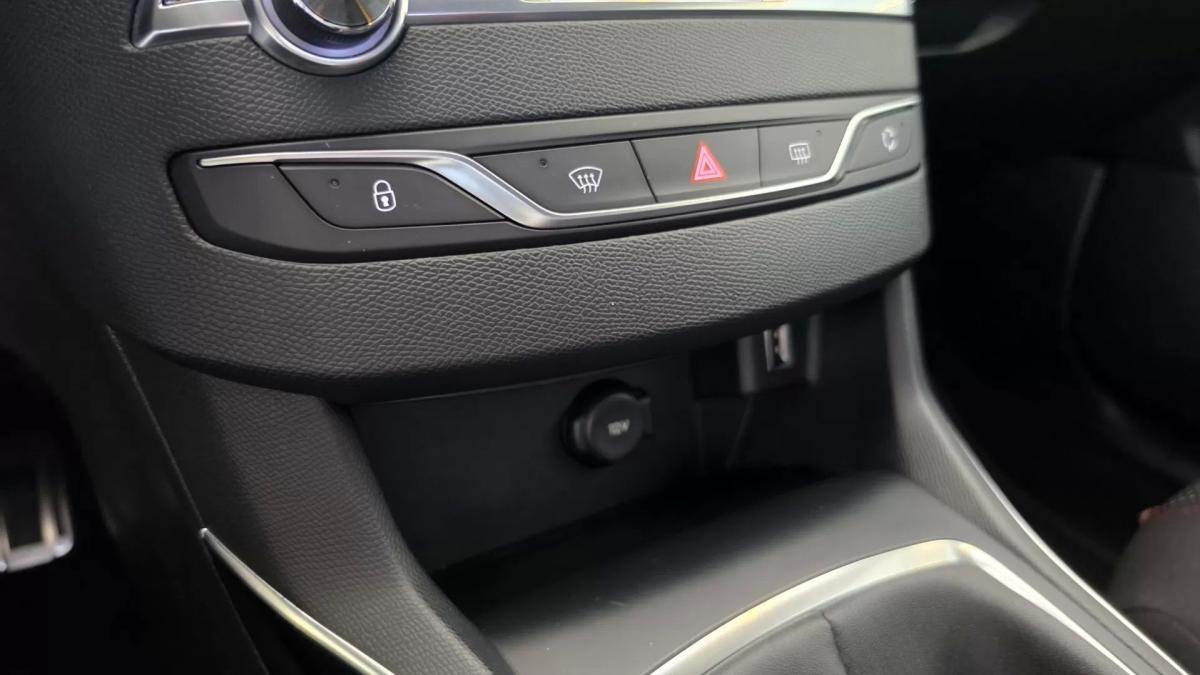 peugeot-308-sw-2017-diesel-1560cc