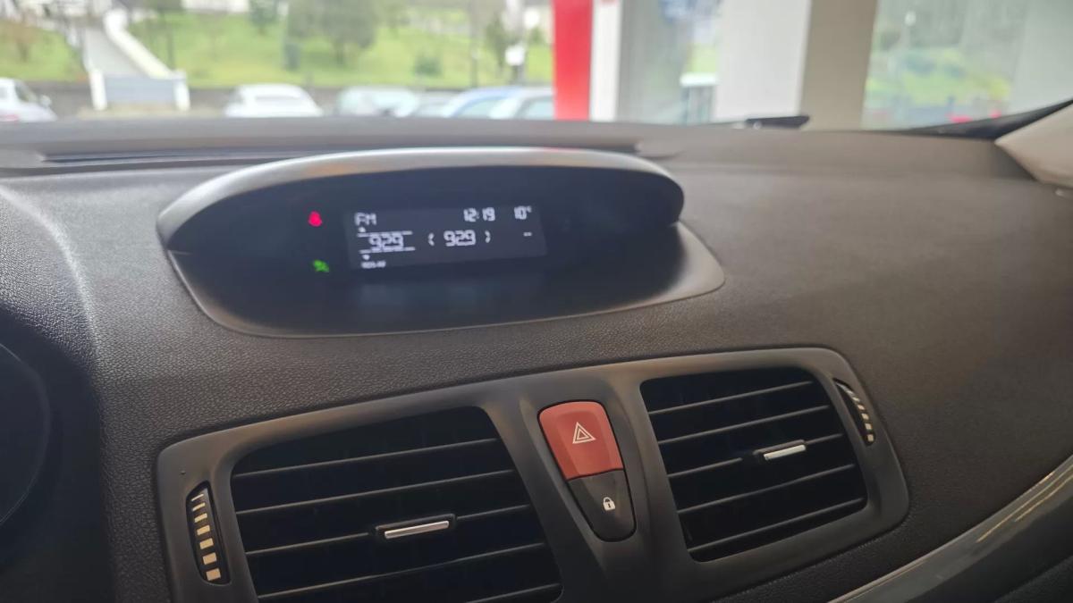renault-megane-sport-tourer-2010-diesel-1461cc