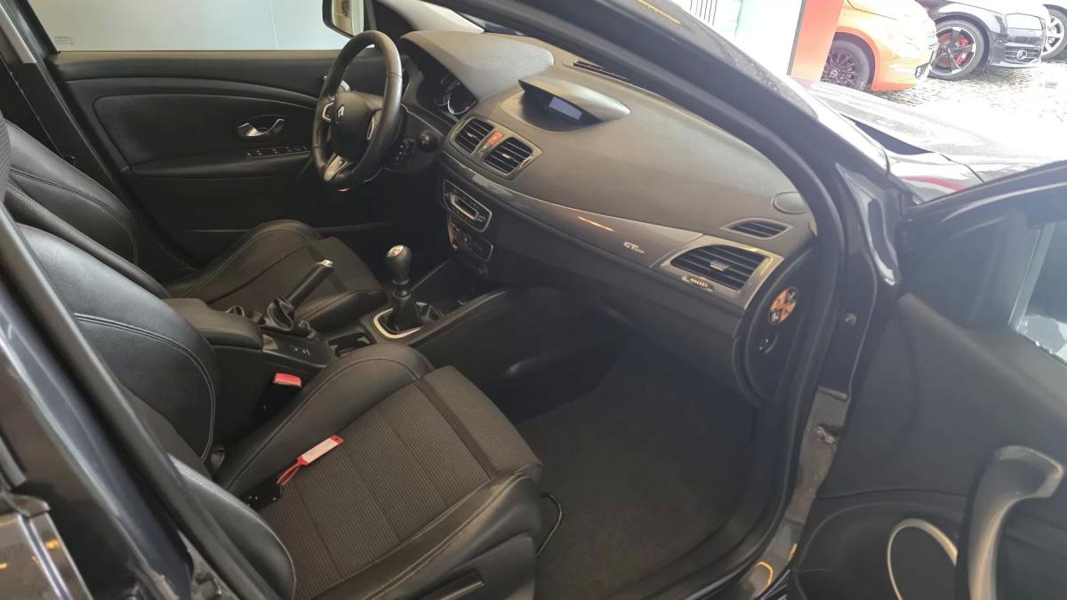renault-megane-sport-tourer-2010-diesel-1461cc