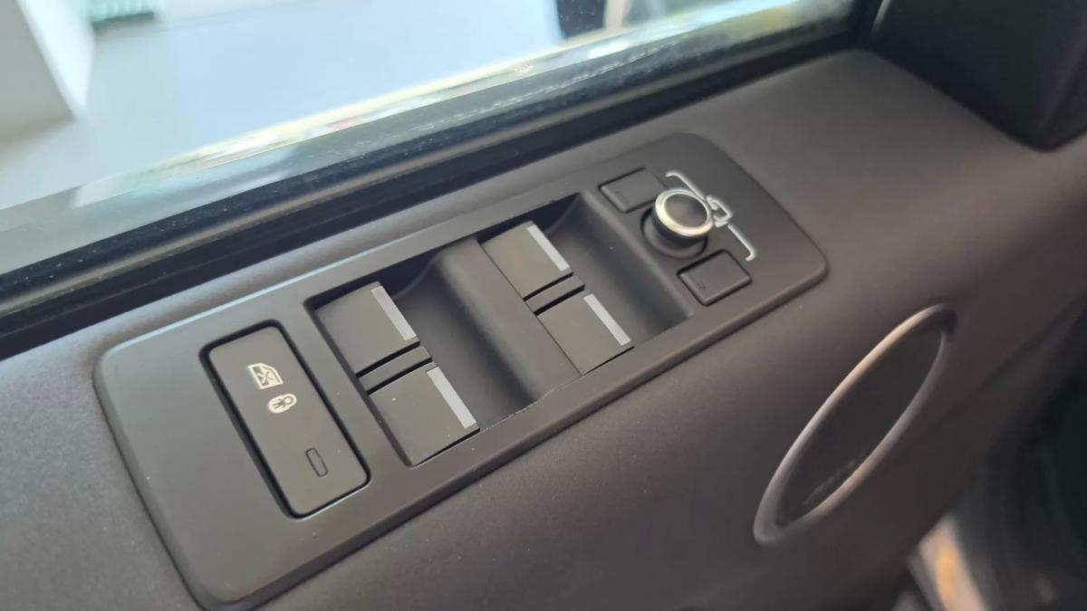 land-rover-discovery-2017-diesel-2993cc