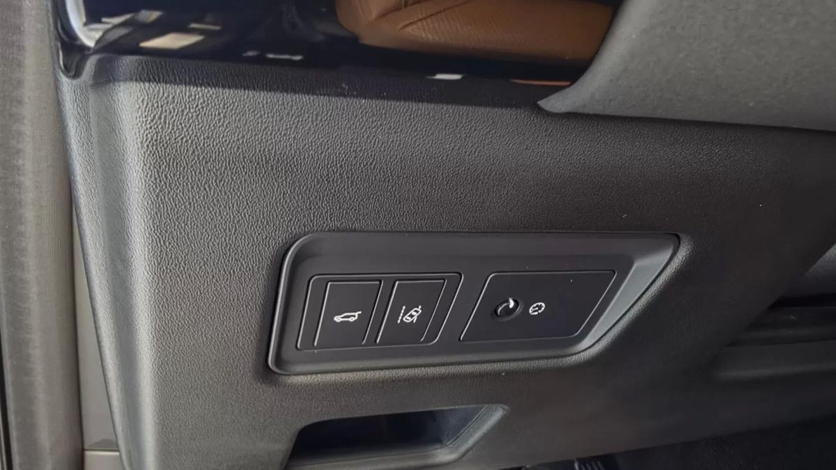 land-rover-discovery-2017-diesel-2993cc