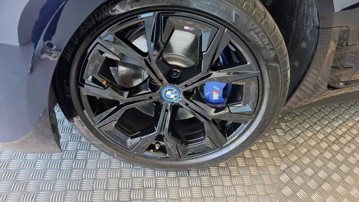 bmw-serie-i-2023-eletrico-200cc