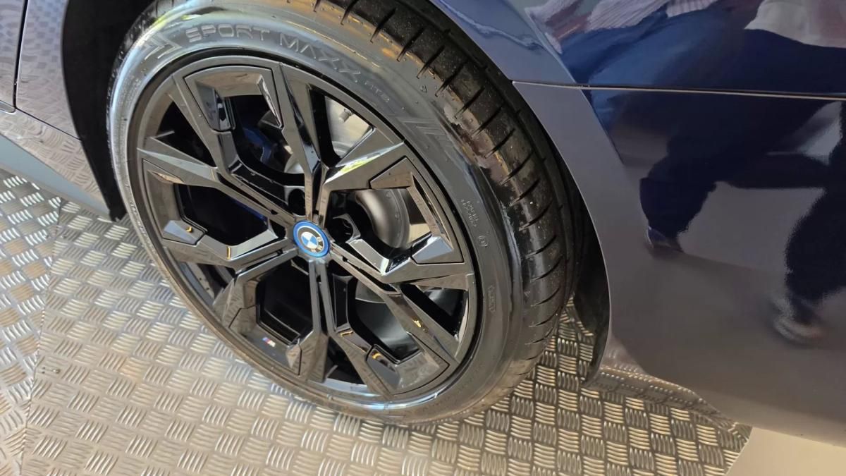 bmw-serie-i-2023-eletrico-200cc