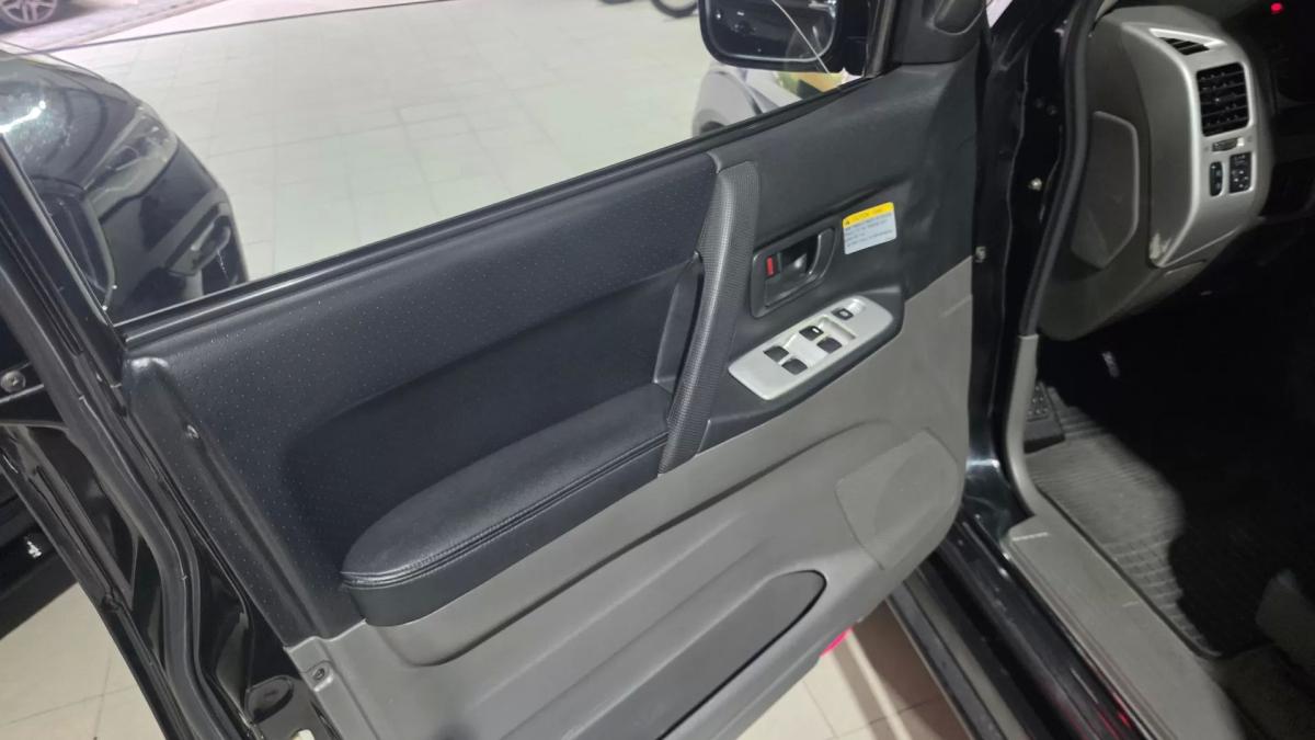 mitsubishi-pajero-2000-diesel-3200cc