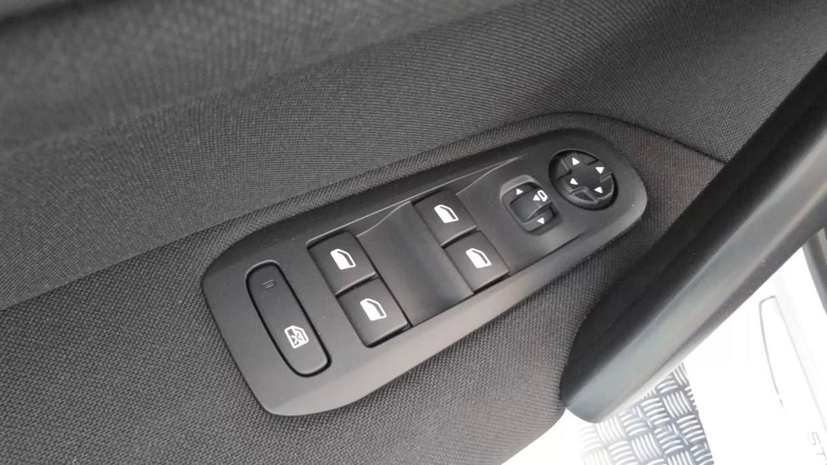 peugeot-308-2021-diesel-1499cc