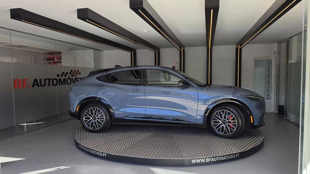 ford-mustang-mach-e-2024-eletrico-0cc