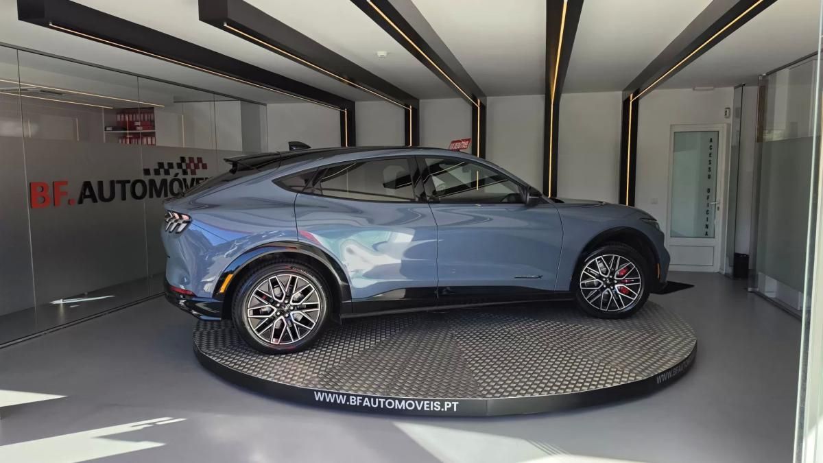 ford-mustang-mach-e-2024-eletrico-0cc