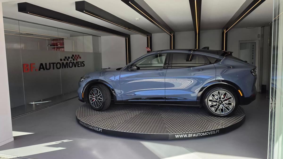 ford-mustang-mach-e-2024-eletrico-0cc