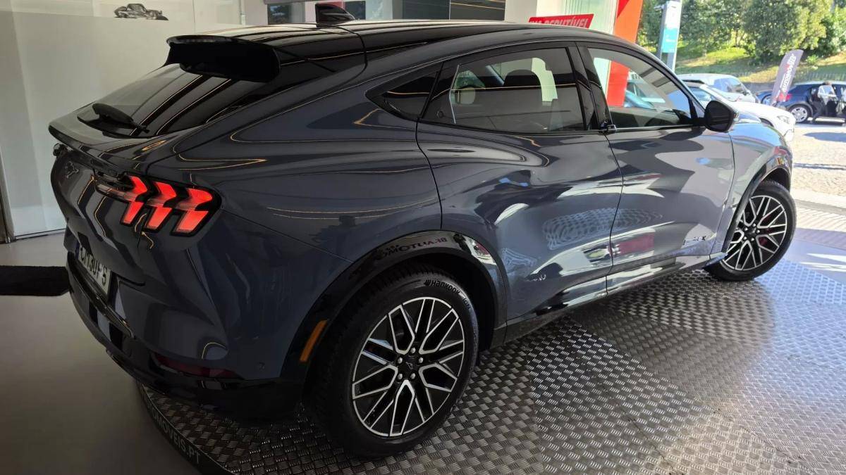 ford-mustang-mach-e-2024-eletrico-0cc