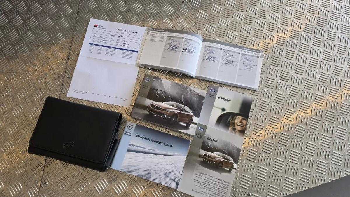 volvo-v40-cross-country-2013-diesel-1560cc