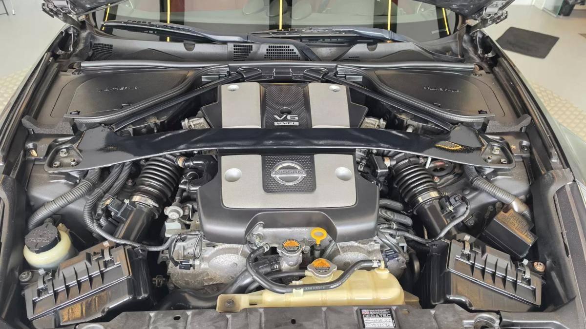 nissan-370z-2010-gasolina-3696cc
