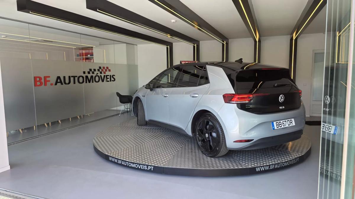 volkswagen-id-3-2023-eletrico-200cc