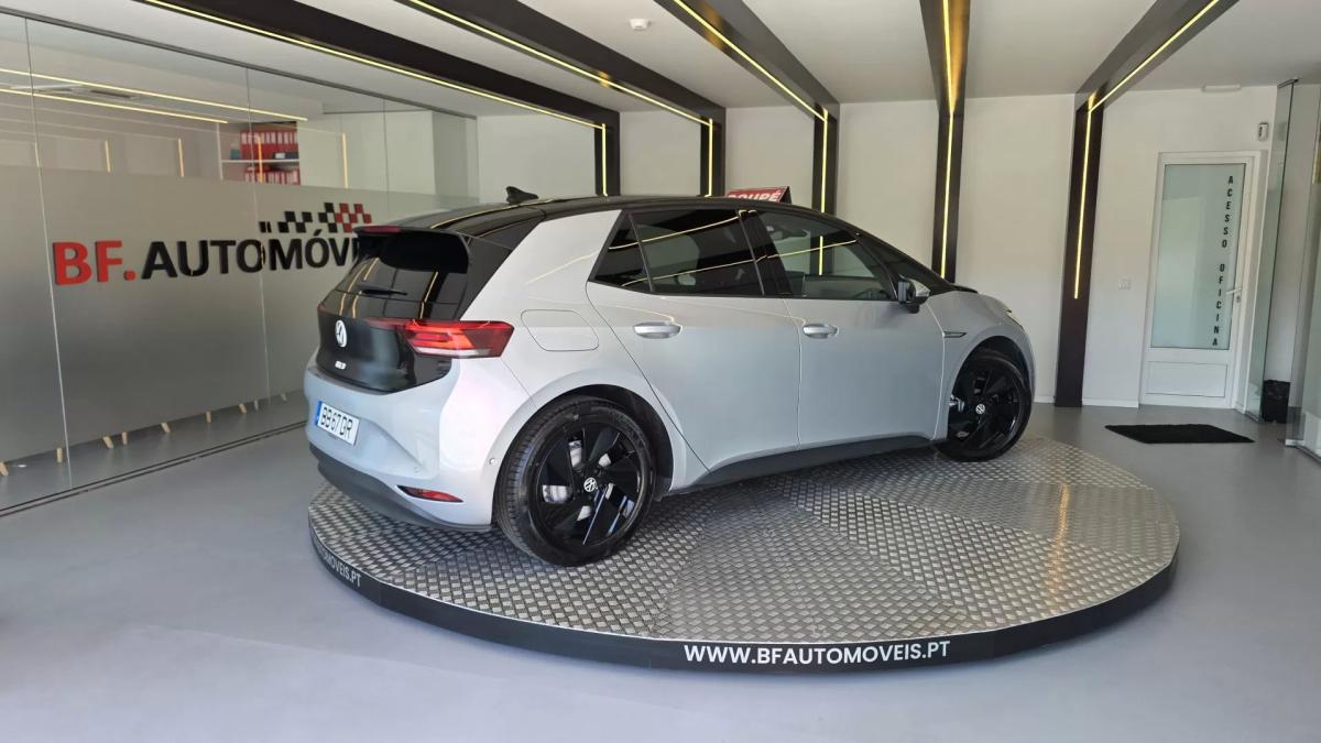 volkswagen-id-3-2023-eletrico-200cc