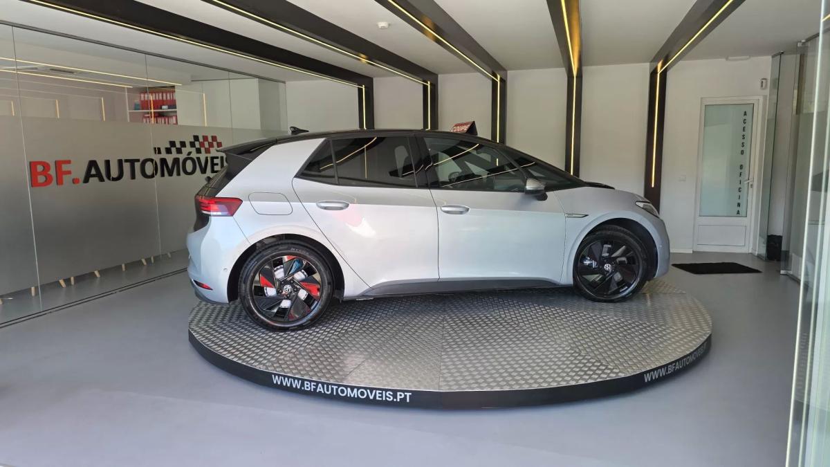 volkswagen-id-3-2023-eletrico-200cc