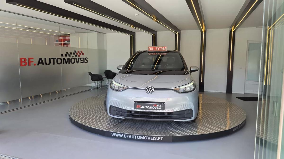 volkswagen-id-3-2023-eletrico-200cc