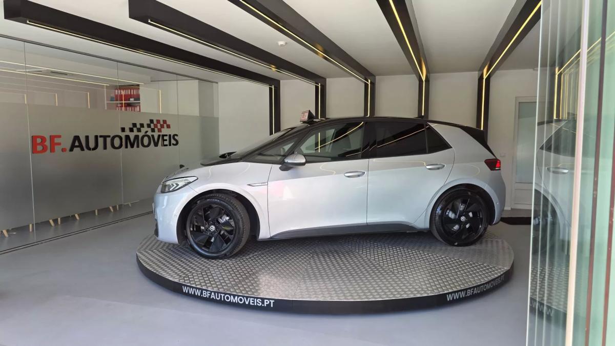 volkswagen-id-3-2023-eletrico-200cc