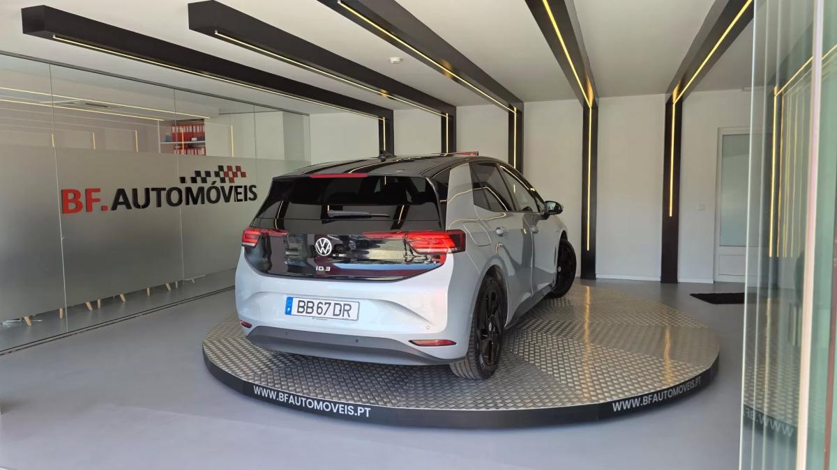 volkswagen-id-3-2023-eletrico-200cc