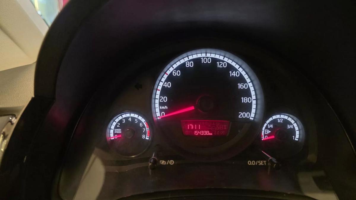 volkswagen-up-2013-gasolina-999cc