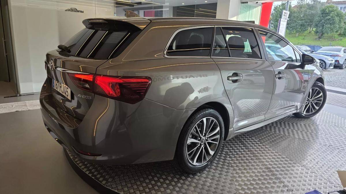 toyota-avensis-sw-2016-diesel-1995cc