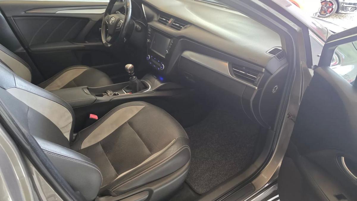 toyota-avensis-sw-2016-diesel-1995cc