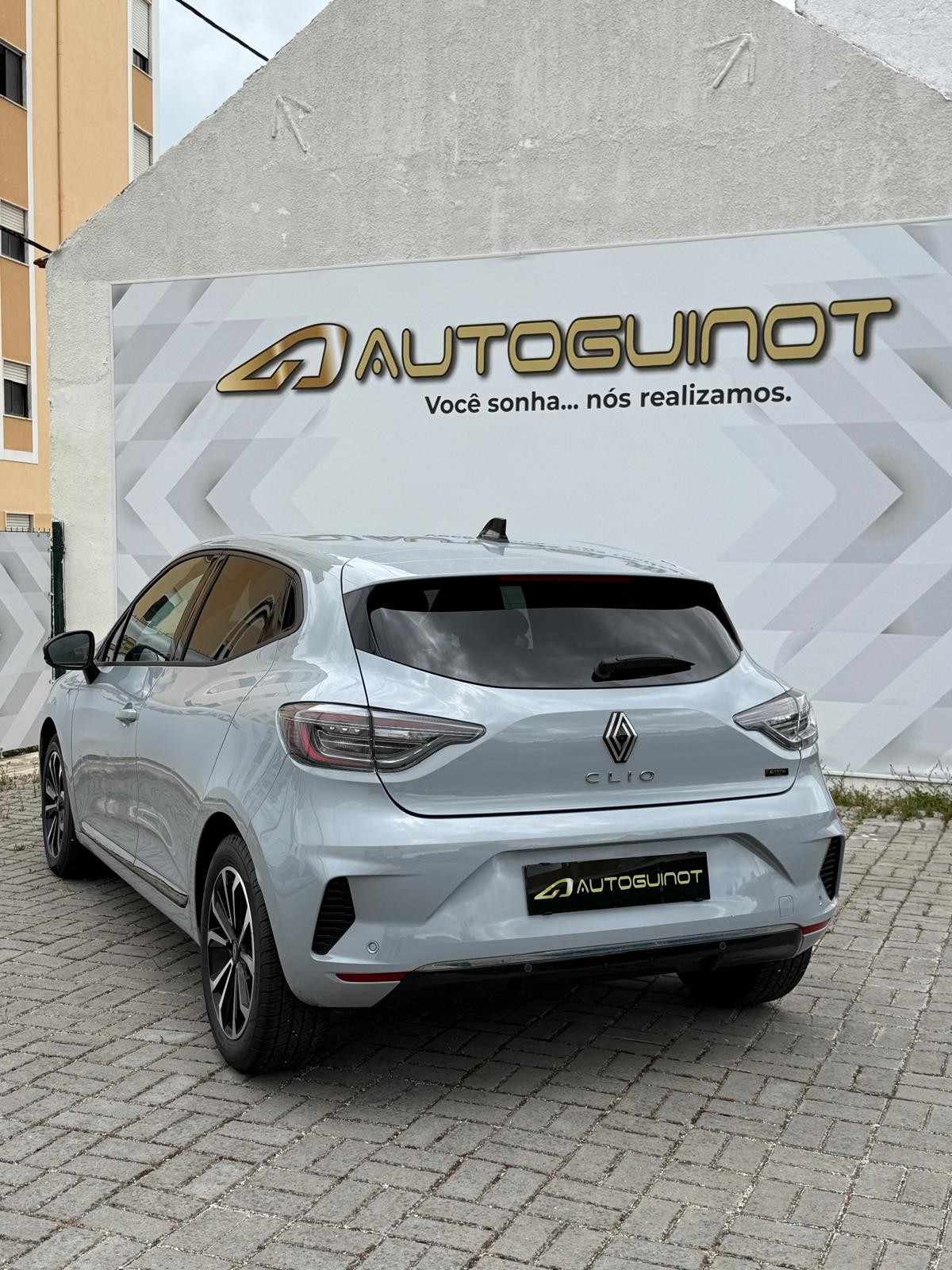 renault-clio-2024-hibrido-a-gasolina-1598cc
