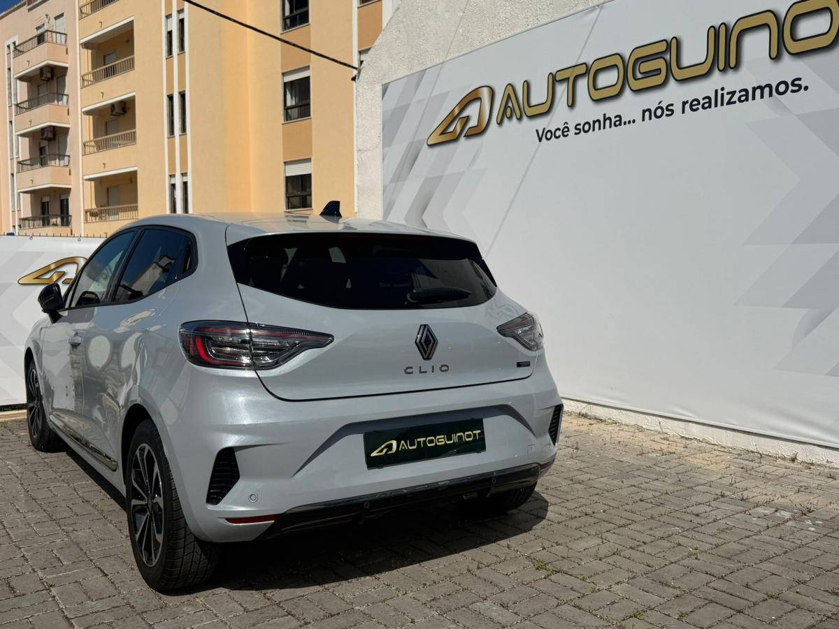 renault-clio-2024-hibrido-a-gasolina-1598cc