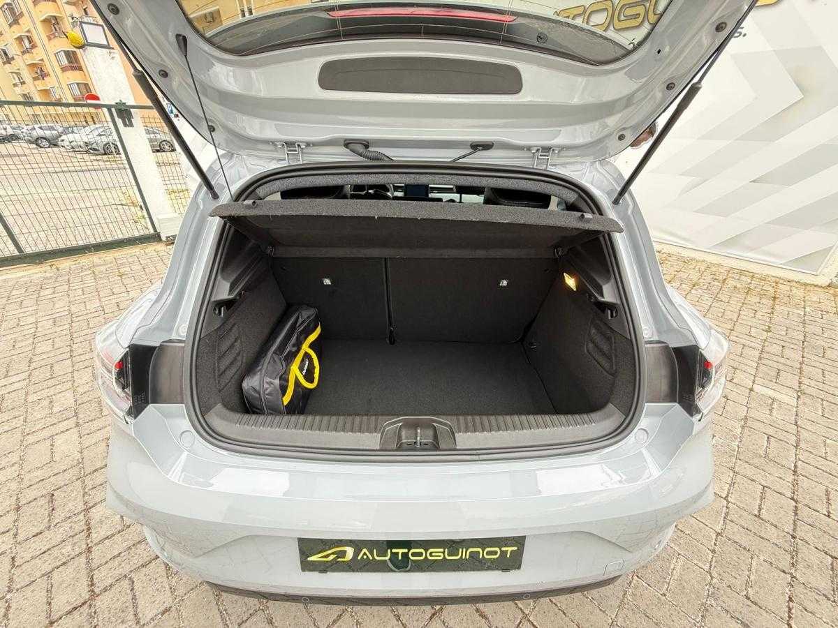 renault-clio-2024-hibrido-a-gasolina-1598cc