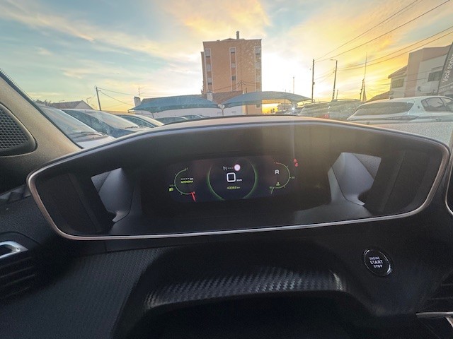 peugeot-2008-2022-gasolina-1199cc